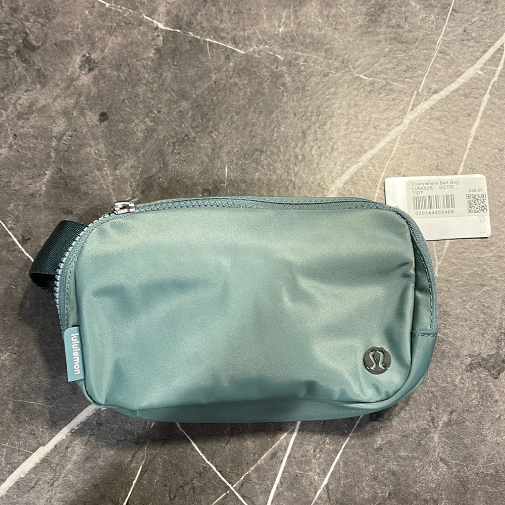 Lululemon belt bag